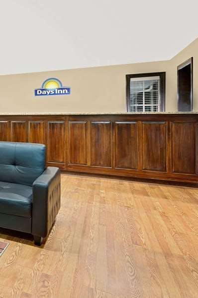 Hotel Days Inn by Wyndham Savannah photo 5