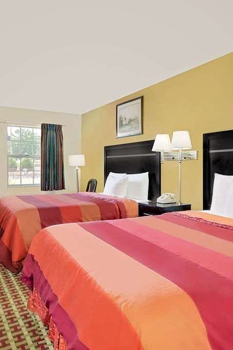 Hotel Days Inn by Wyndham Savannah photo 2