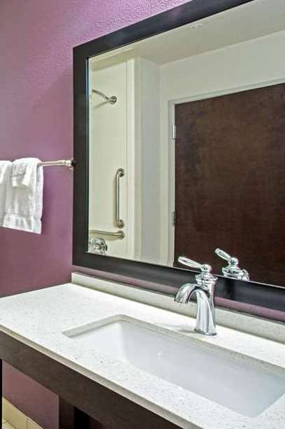 Hotel La Quinta Inn & Suites by Wyndham York photo 4