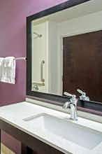 Hotel La Quinta Inn & Suites by Wyndham York photo 4