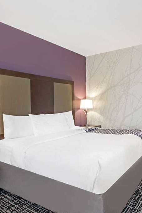 Hotel La Quinta Inn & Suites by Wyndham York photo 1