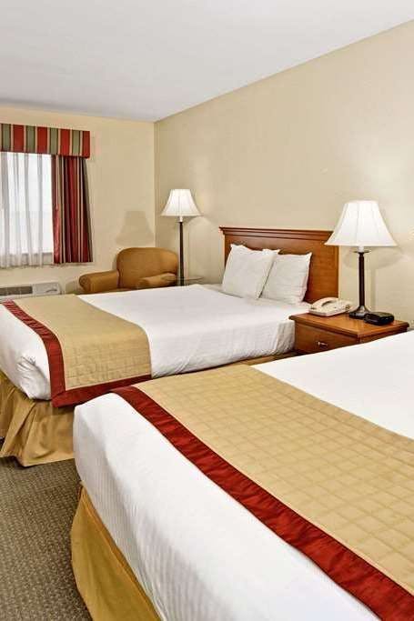 Hotel Baymont by Wyndham Indianapolis photo 2