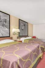 Hotel Super 8 by Wyndham Vincennes photo 2