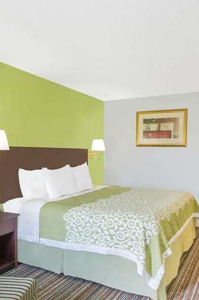 Hotel Days Inn by Wyndham York photo 1