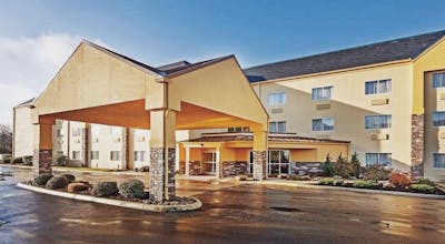 La Quinta Inn & Suites by Wyndham Knoxville Airport
