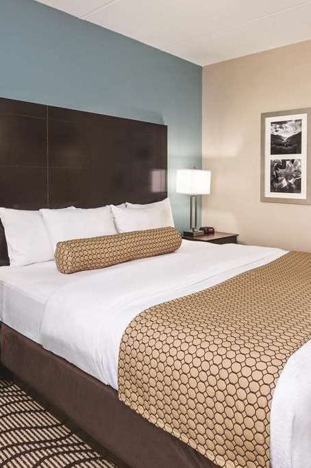 Hotel La Quinta Inn & Suites by Wyndham Knoxville Airport photo 1