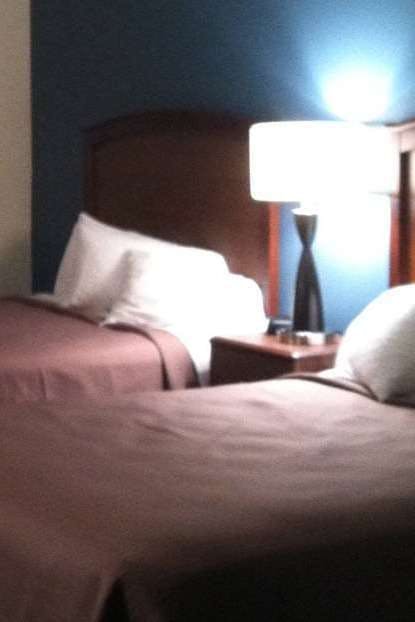 Hotel AmericInn by Wyndham Beulah photo 2