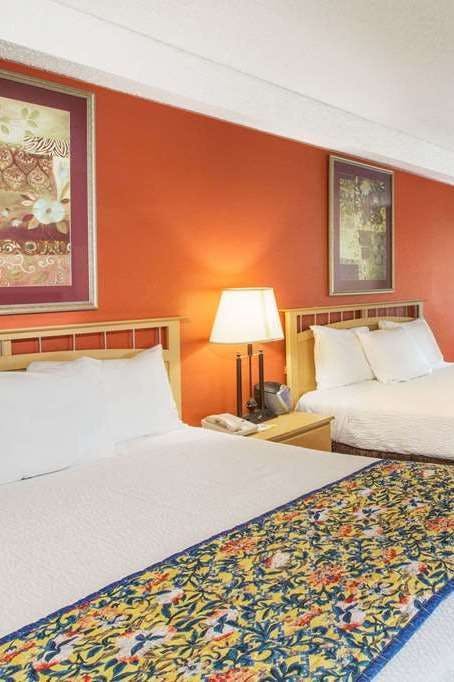 Hotel Days Inn by Wyndham Fremont photo 2