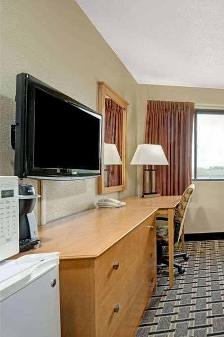 Hotel Super 8 by Wyndham Melrose photo 4