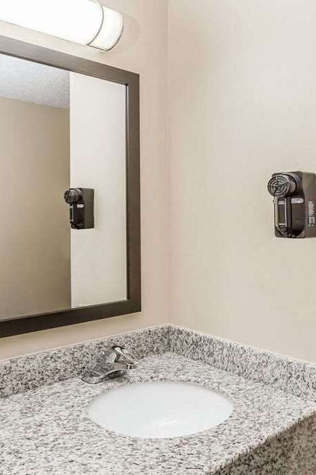 Hotel Super 8 by Wyndham Jefferson photo 3