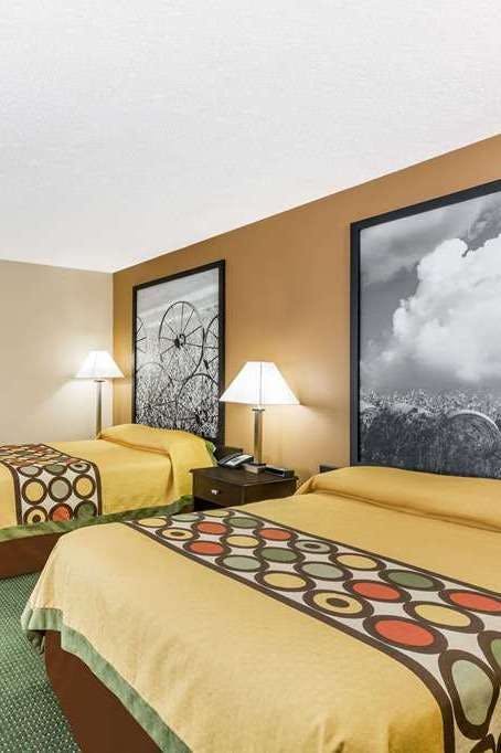 Hotel Super 8 by Wyndham Jefferson photo 1