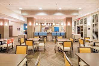 Hotel Hampton Inn Pensacola Beach photo 3