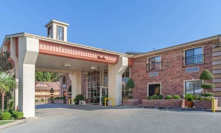 Super 8 by Wyndham Tyler TX