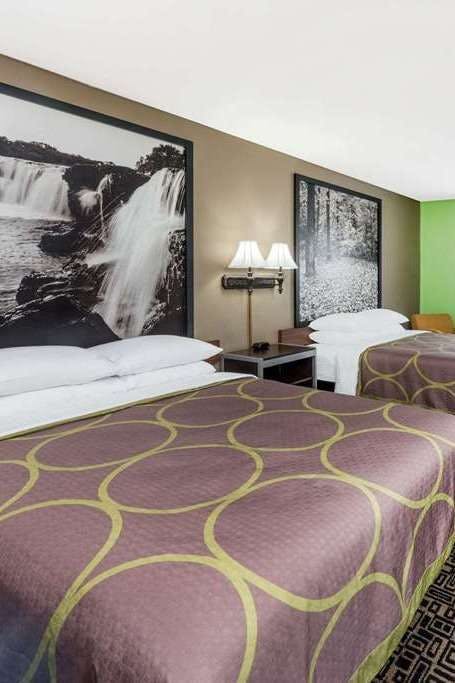 Hotel Super 8 by Wyndham Warrensburg photo 2