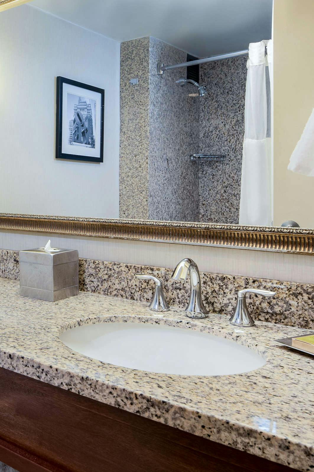 Hotel Doubletree by Hilton Philadelphia Airport photo 5