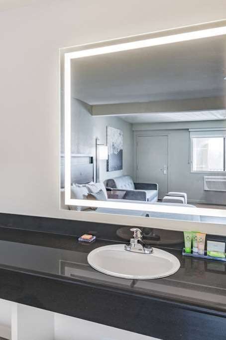 Hotel Wyndham Garden San Diego photo 5