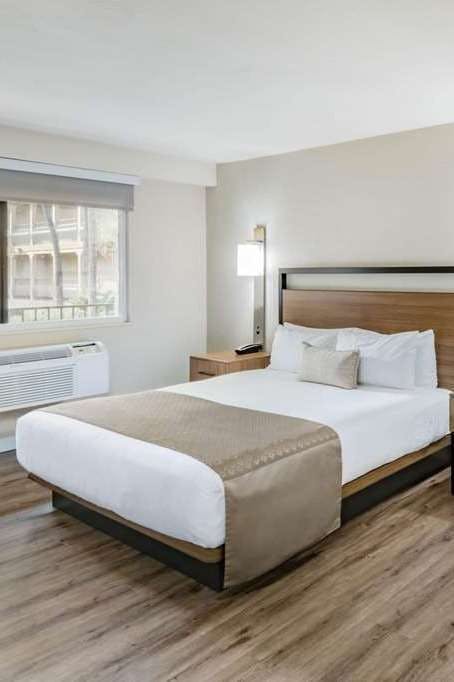 Hotel Wyndham Garden San Diego photo 1