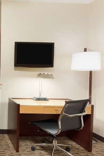 Hotel Hawthorn Extended Stay by Wyndham College Station photo 2