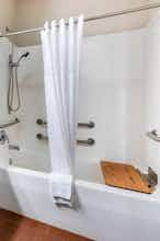 Hotel La Quinta Inn & Suites by Wyndham Roswell photo 4