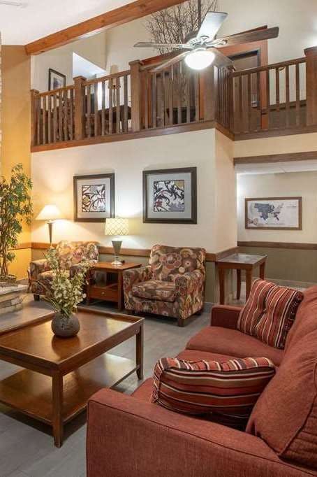 Hotel AmericInn by Wyndham Muscatine photo 3