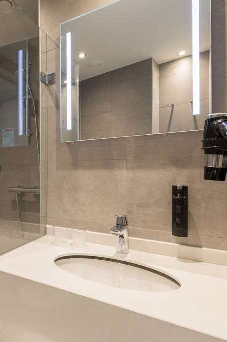 Hotel Ramada by Wyndham The Hague Scheveningen photo 5