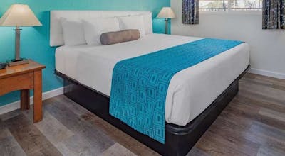 Howard Johnson Suites by Wyndham San Diego Chula Vista/BayFt