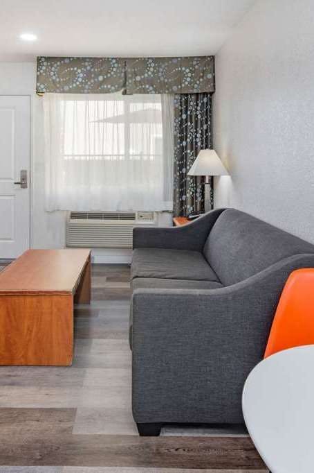 Hotel Howard Johnson San Diego Chula photo 4