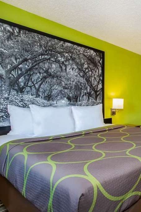 Hotel Super 8 by Wyndham Lake City photo 1