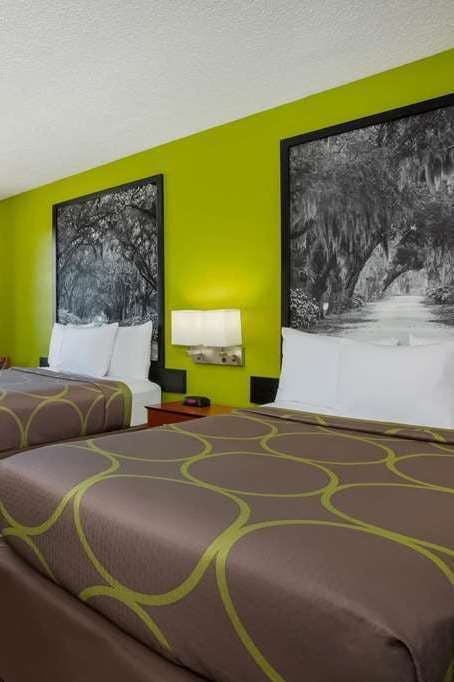 Hotel Super 8 by Wyndham Lake City photo 2