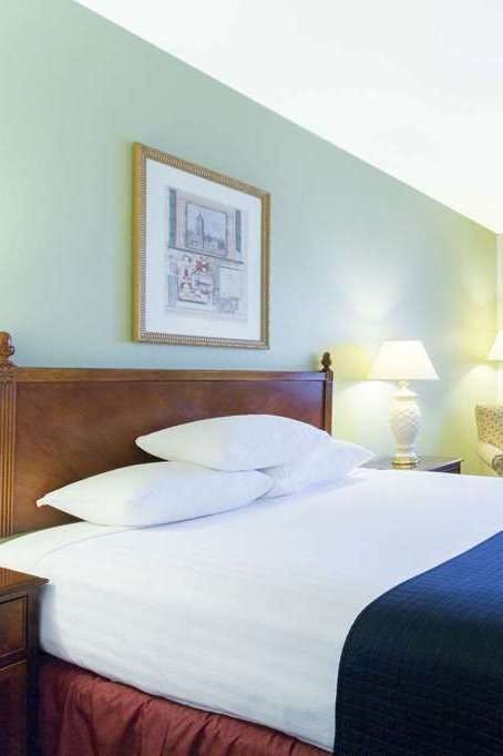 Hotel Super 8 by Wyndham Montpelier photo 1