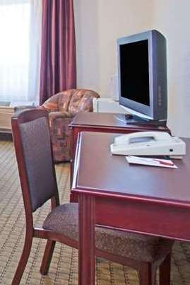 Hotel Ramada Red Deer photo 5