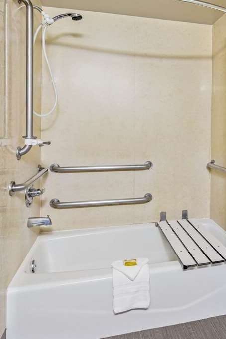 Hotel La Quinta Inn & Suites Temecula photo 4