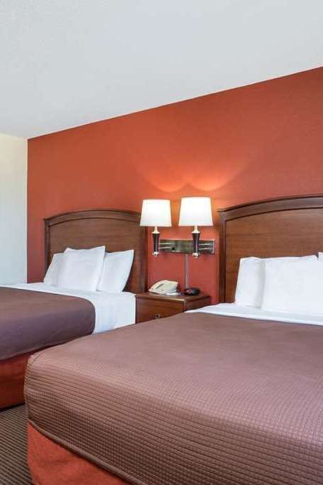 Hotel AmericInn by Wyndham Park Rapids photo 2