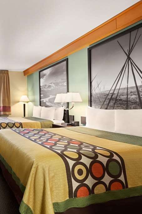 Hotel Super 8 by Wyndham Columbus photo 2