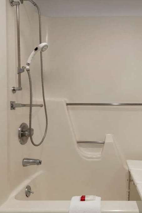 Hotel Super 8 by Wyndham Columbus photo 5