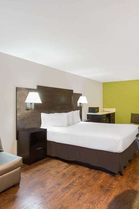 Hotel Baymont Modesto Salida photo 1