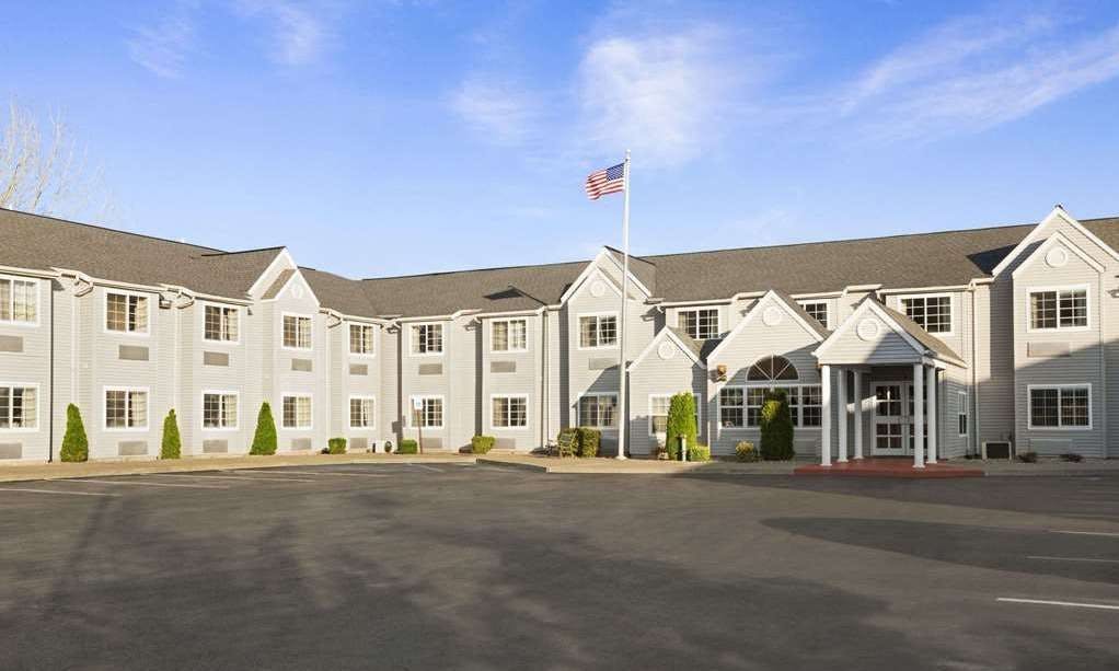 Microtel Inn by Wyndham Albany Airport