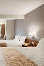 Hotel Microtel Inn by Wyndham Albany Airport photo 2