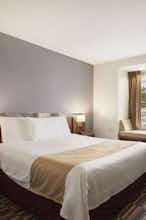 Hotel Microtel Inn by Wyndham Albany Airport photo 1
