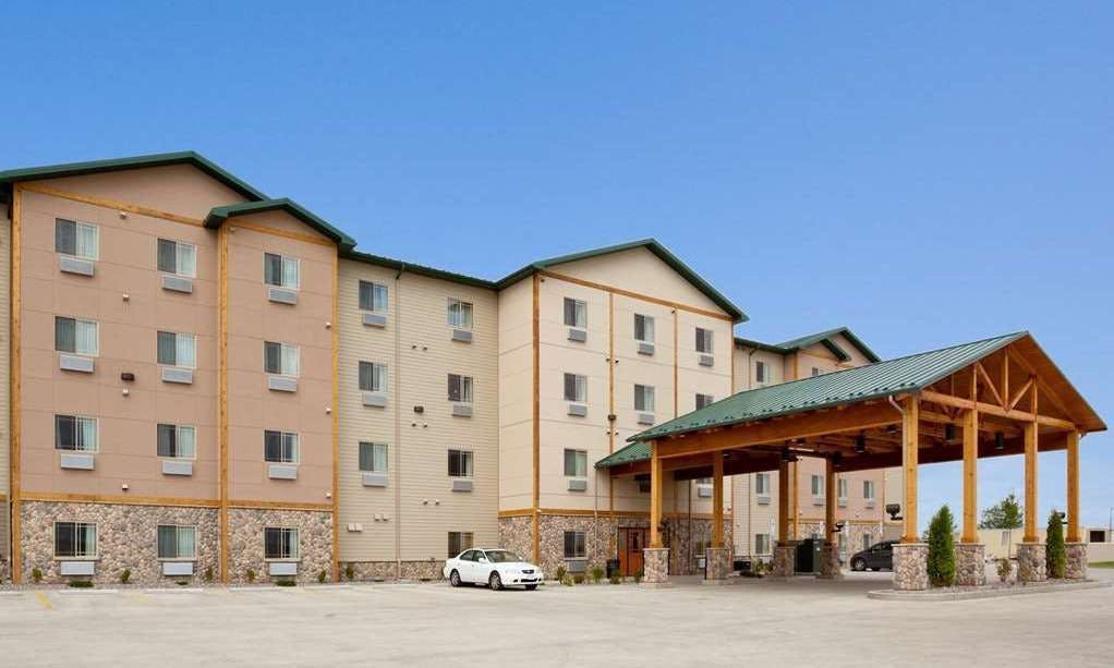 Hawthorn Extended Stay by Wyndham Minot