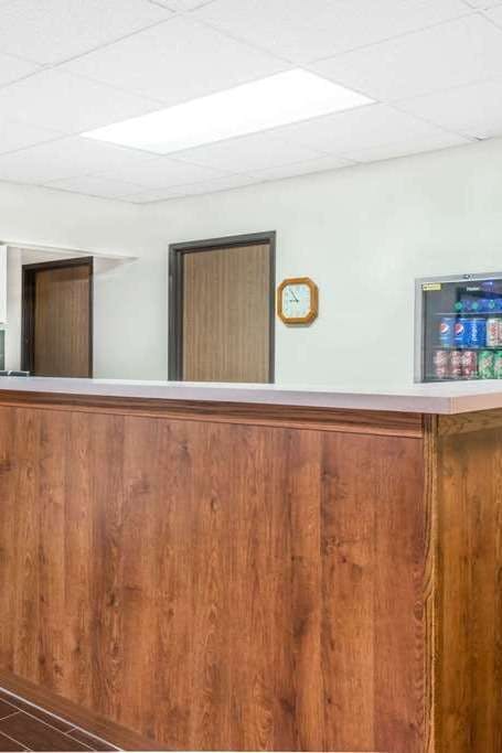 Hotel Super 8 Marshall IL photo 5
