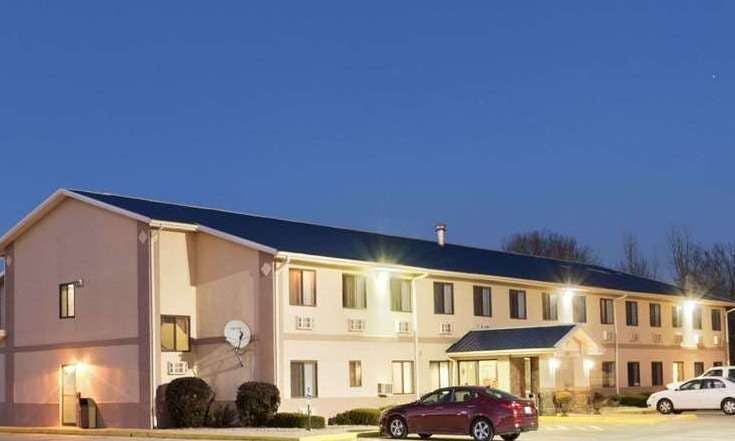 Super 8 by Wyndham Danville