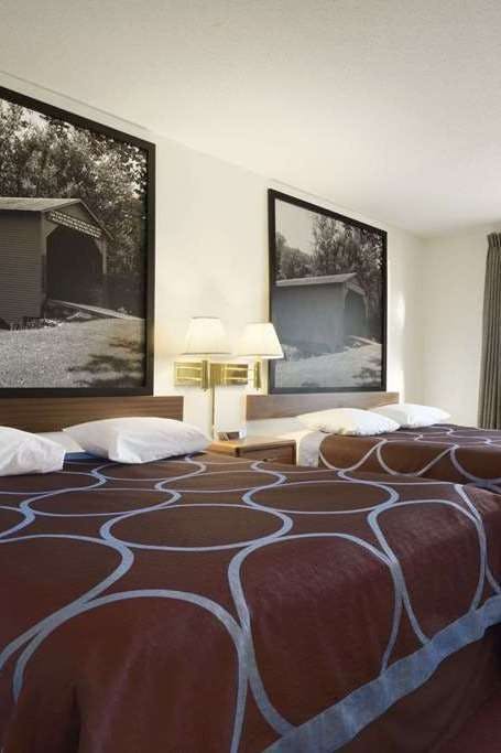 Hotel Super 8 by Wyndham Danville photo 2