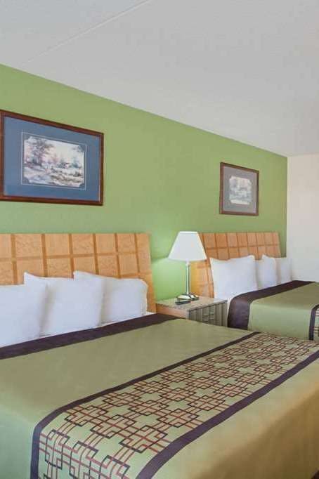 Hotel Days Inn by Wyndham Greeneville photo 2