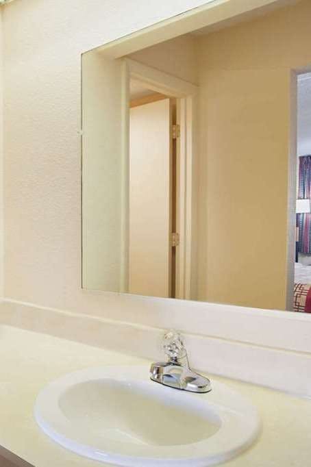 Hotel Days Inn by Wyndham Greeneville photo 3