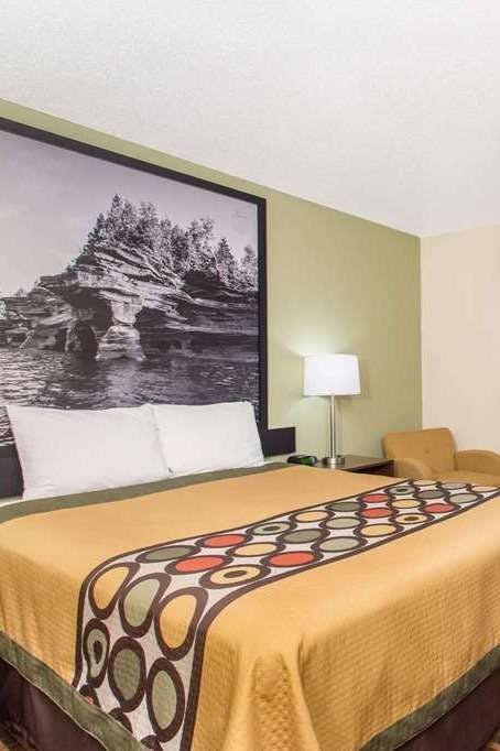 Hotel Super 8 by Wyndham Eau Claire I-94 photo 1