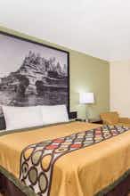 Hotel Super 8 by Wyndham Eau Claire I-94 photo 1