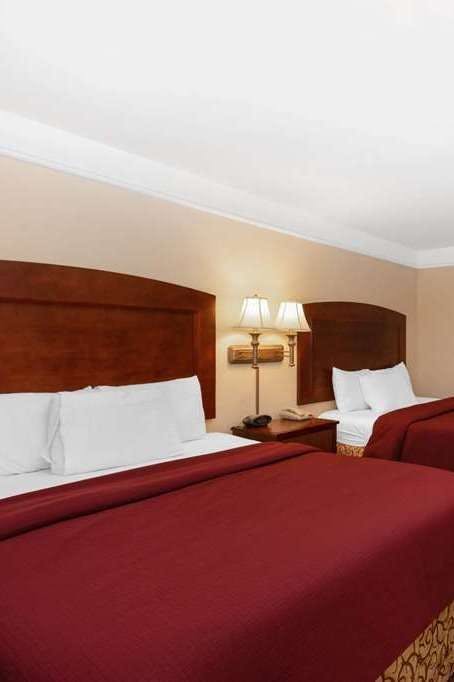 Hotel La Quinta Inn & Suites by Wyndham Dodge City photo 3