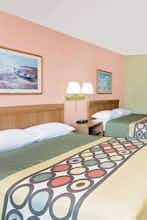Hotel Super 8 by Wyndham Sturgeon Bay photo 2