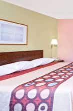 Hotel Super 8 by Wyndham Sturgeon Bay photo 1